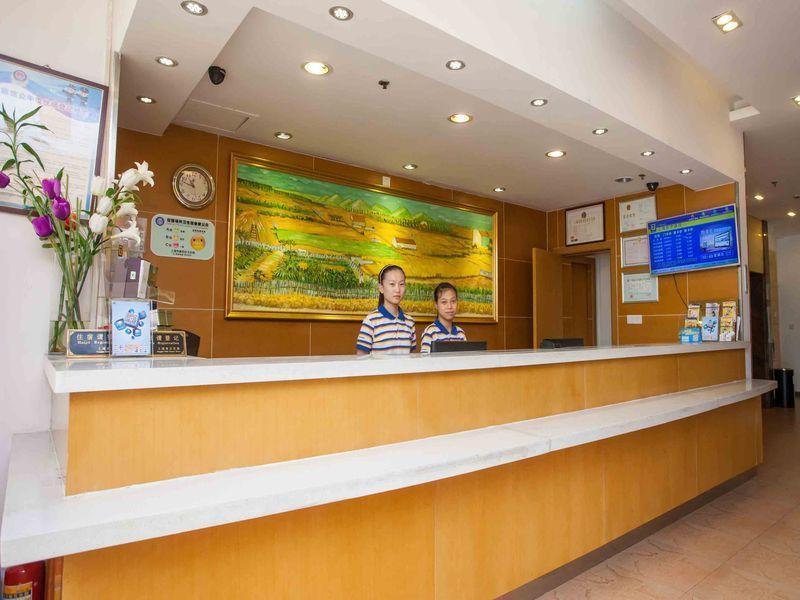 7 Days Inn Dalian Xinghai Park Wanda Plaza Branch Bagian luar foto